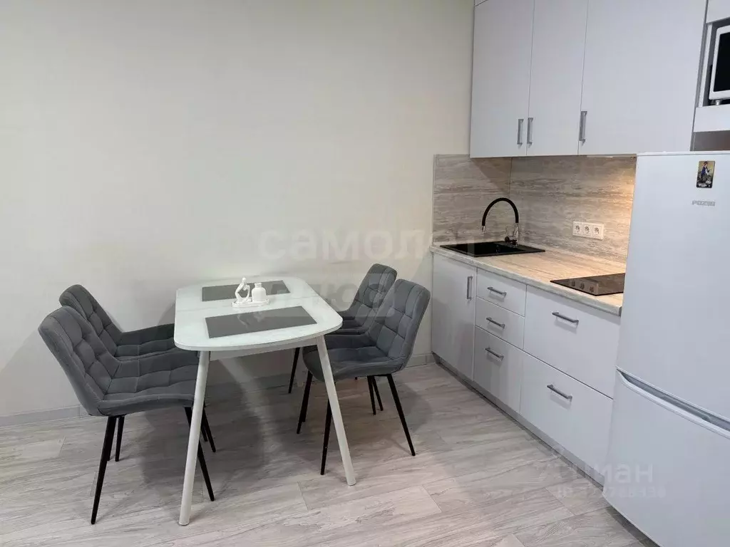 Студия Оренбургская область, Оренбург Уральская ул., 2/19 (30.0 м) - Фото 1