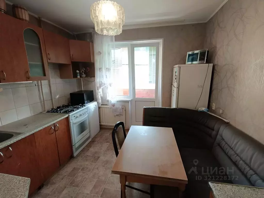 3-к кв. Псковская область, Псков Звездная ул., 18 (70.0 м) - Фото 0