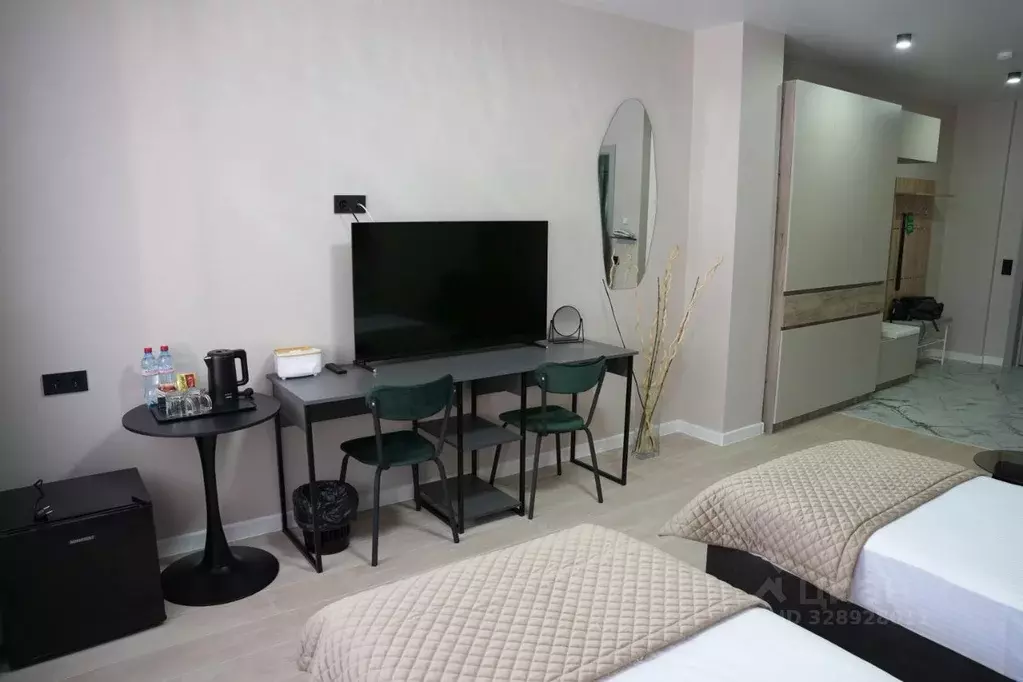 Комната Нижегородская область, Нижний Новгород ул. Страж Революции, 33 ... - Фото 1