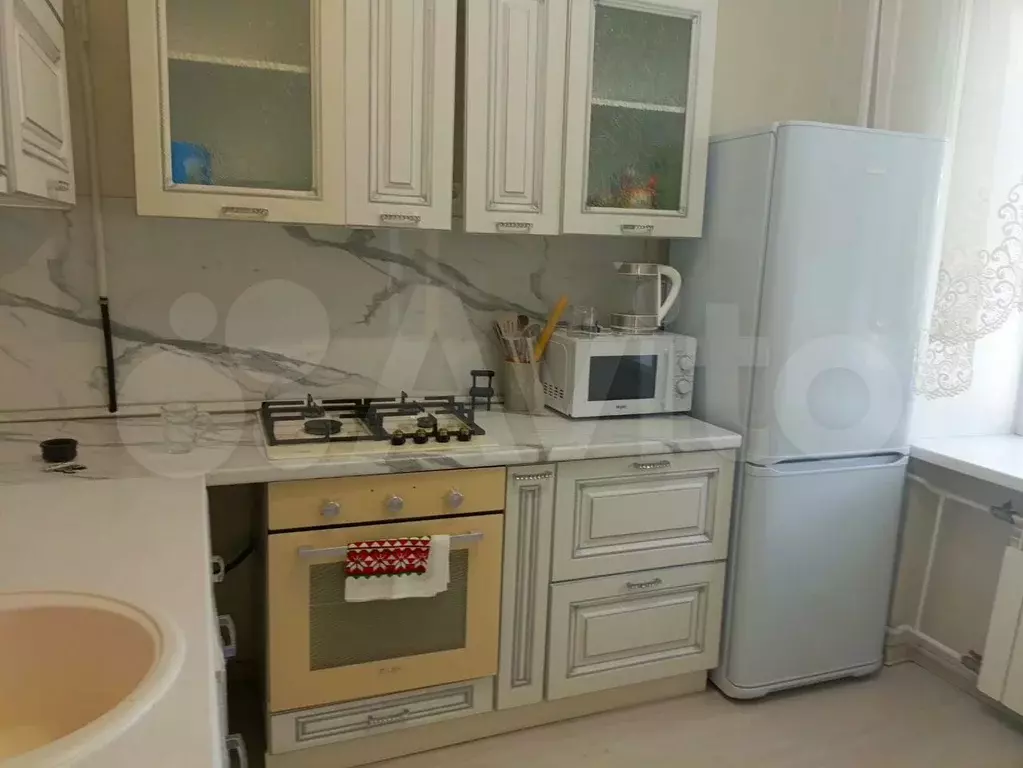 2-к. квартира, 60 м, 1/3 эт. - Фото 0
