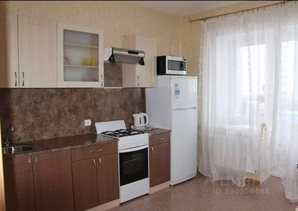 2-к кв. Вологодская область, Череповец Ленинградская ул., 38 (72.0 м) - Фото 2