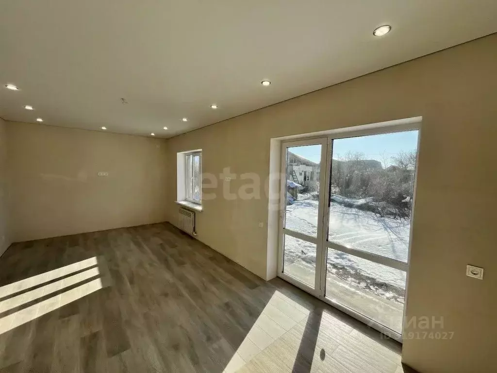 Дом в Оренбургская область, Оренбургский район, Весенний сельсовет, ... - Фото 1