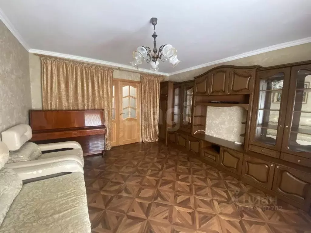 3-к кв. Карачаево-Черкесия, Усть-Джегута Московский мкр, 5 (61.2 м) - Фото 0