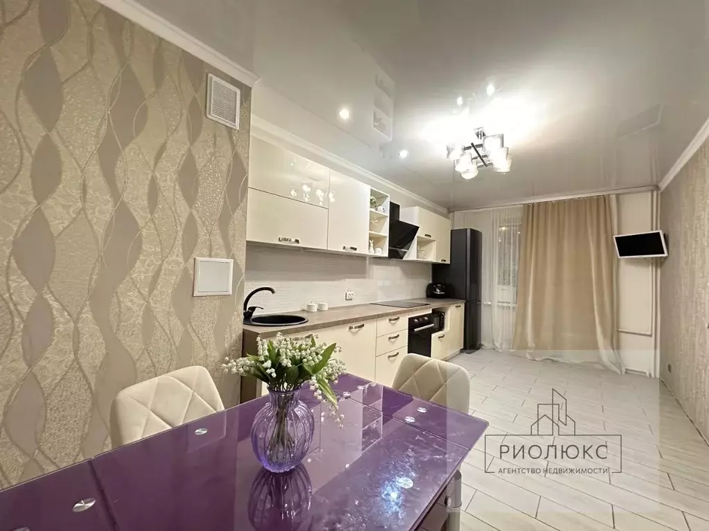 3-к кв. Челябинская область, Магнитогорск ул. Сталеваров, 17/3 (106.3 ... - Фото 0