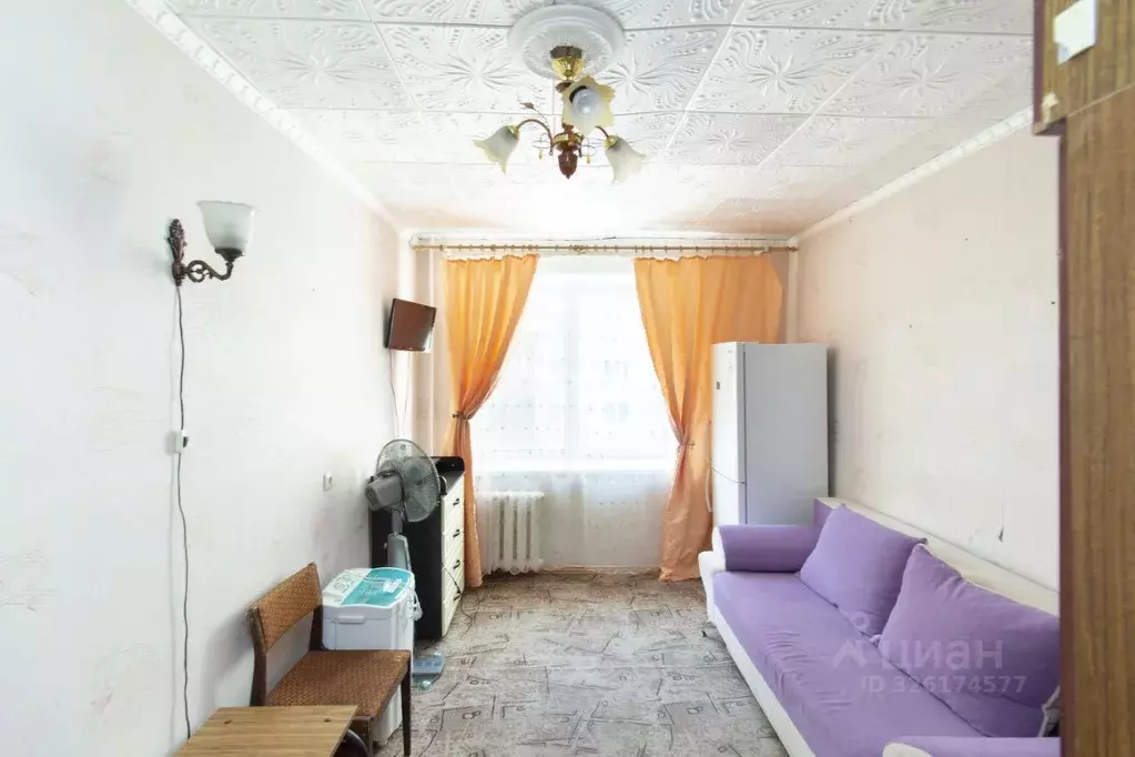 Комната Тюменская область, Тюмень ул. 50 лет Октября, 62а (13.9 м) - Фото 1