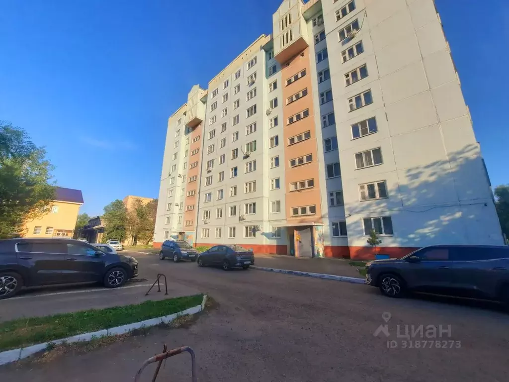 2-к кв. Омская область, Омск ул. Иванишко, 33 (47.8 м) - Фото 0