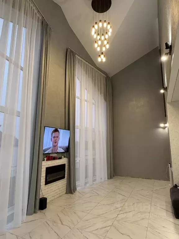 Дом в Свердловская область, Ревда ул. Спартака (262 м) - Фото 1