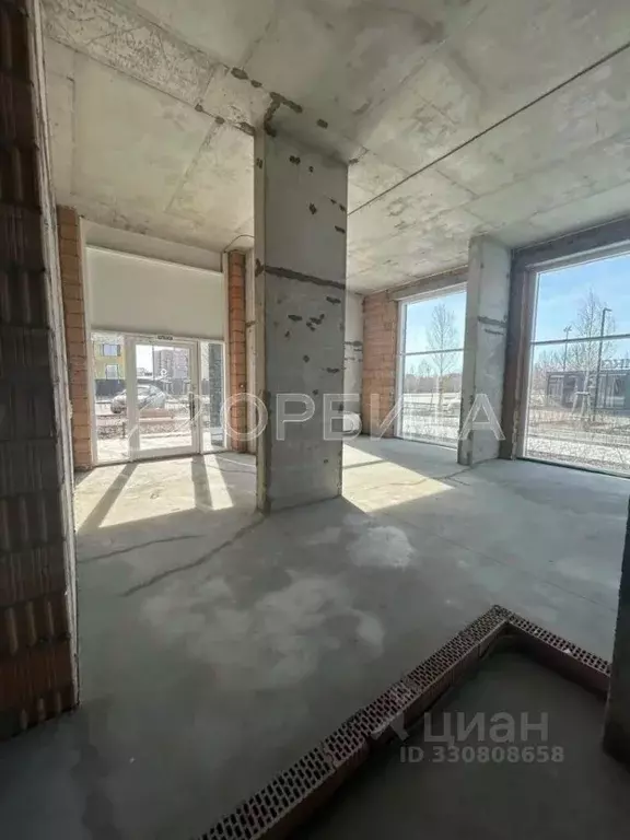 Помещение свободного назначения в Тюменская область, Тюмень ул. Павла ... - Фото 1
