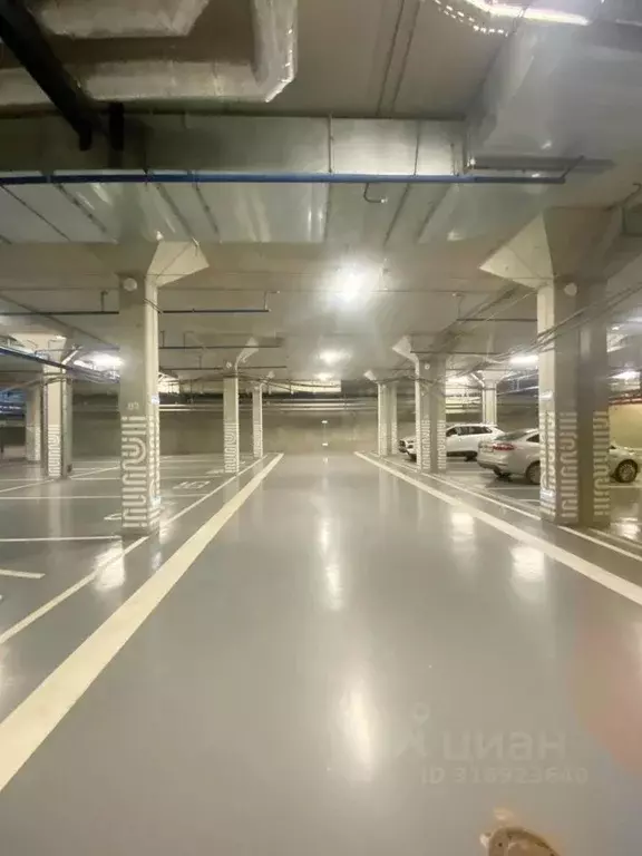 Гараж в Свердловская область, Екатеринбург ул. Гагарина, 9 (19 м) - Фото 1