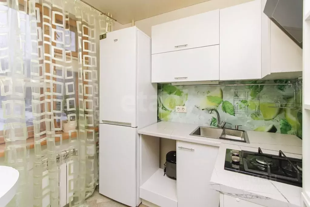 2-к кв. Тюменская область, Тюмень ул. Парфенова, 26 (44.1 м) - Фото 1