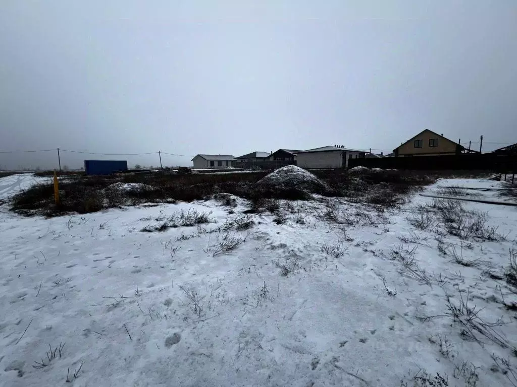 Участок в Волгоградская область, Волжский ул. Лиловая, 11 (6.0 сот.) - Фото 1