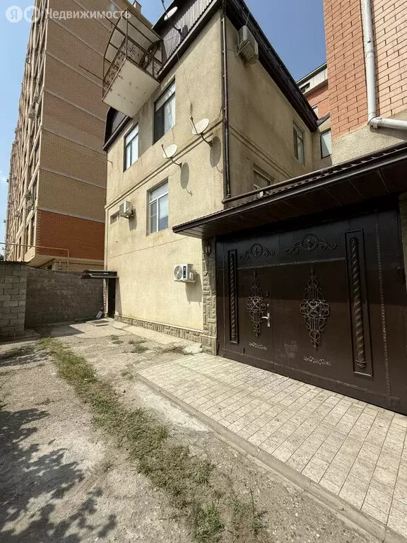 Дом в Махачкала, улица Захарочкина, 54 (200 м) - Фото 0