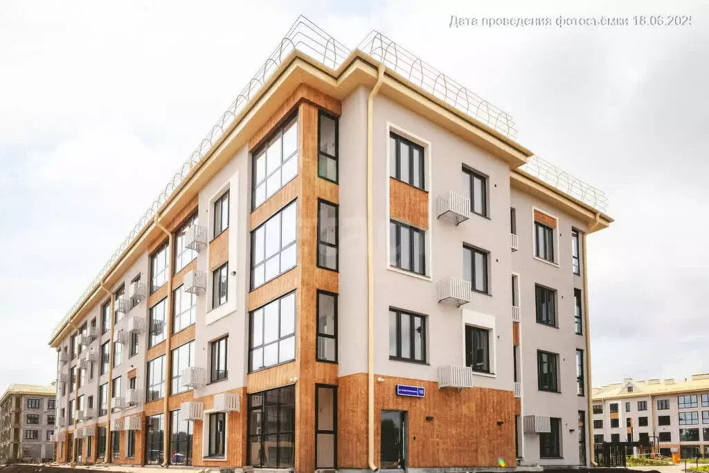 2-комнатная квартира: Тюмень, улица Игоря Комиссарова, 6 (55.3 м) - Фото 2