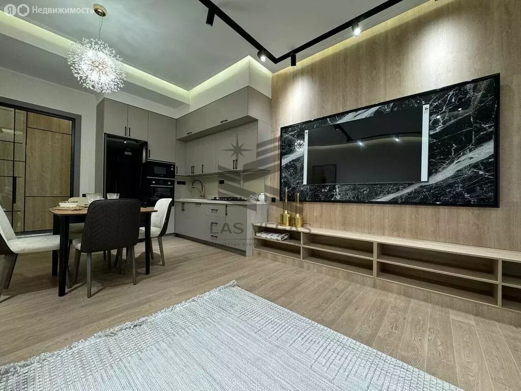3-комнатная квартира: Казань, улица Оренбургский Тракт, 24Б (70 м) - Фото 1