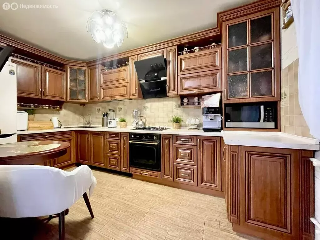 3-комнатная квартира: Ижевск, улица имени Репина, 10 (76 м) - Фото 1