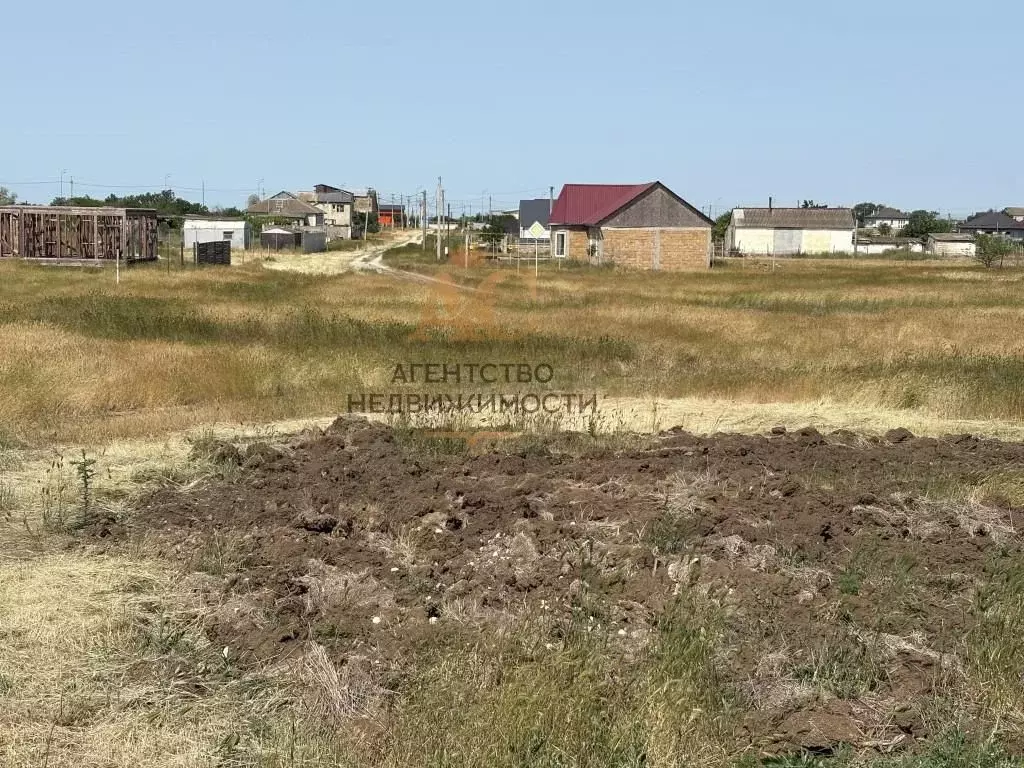 Участок в Крым, Кировский район, с. Владиславовка ул. Виноградная ... - Фото 0