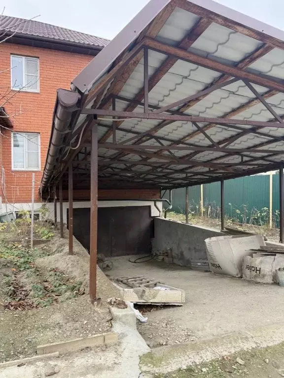 Дом в Волгоградская область, Волгоград Варненский пер., 1а (370 м) - Фото 2