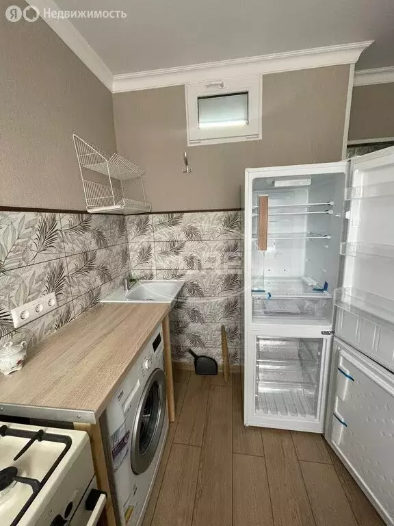 1-комнатная квартира: Калининград, улица Лейтенанта Яналова, 40 (35 м) - Фото 1