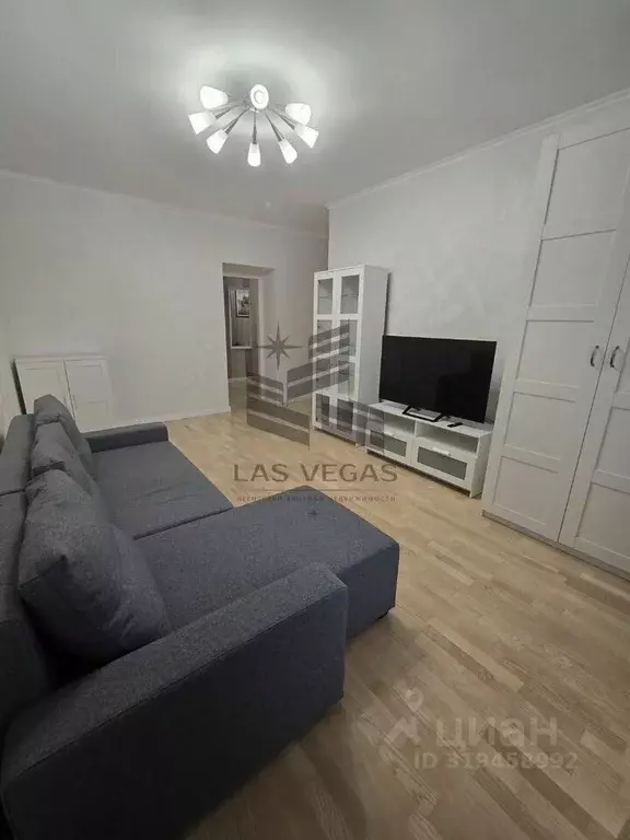 3-к кв. Санкт-Петербург ул. Бадаева, 14к1 (81.3 м) - Фото 0