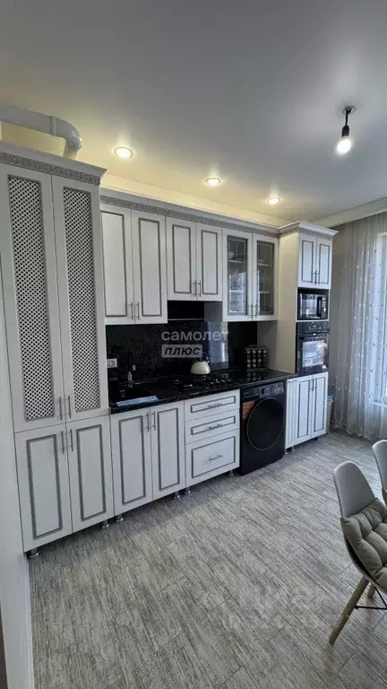 2-к кв. Кабардино-Балкария, Нальчик ул. Тлостанова, 32 (64.0 м) - Фото 1