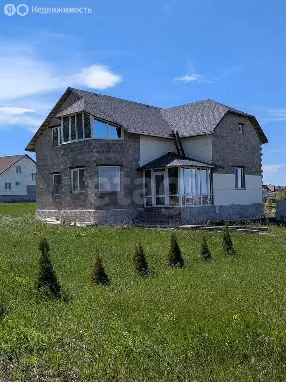 Дом в село Беломестное, микрорайон Беломестное-37, Карьерная улица ... - Фото 1