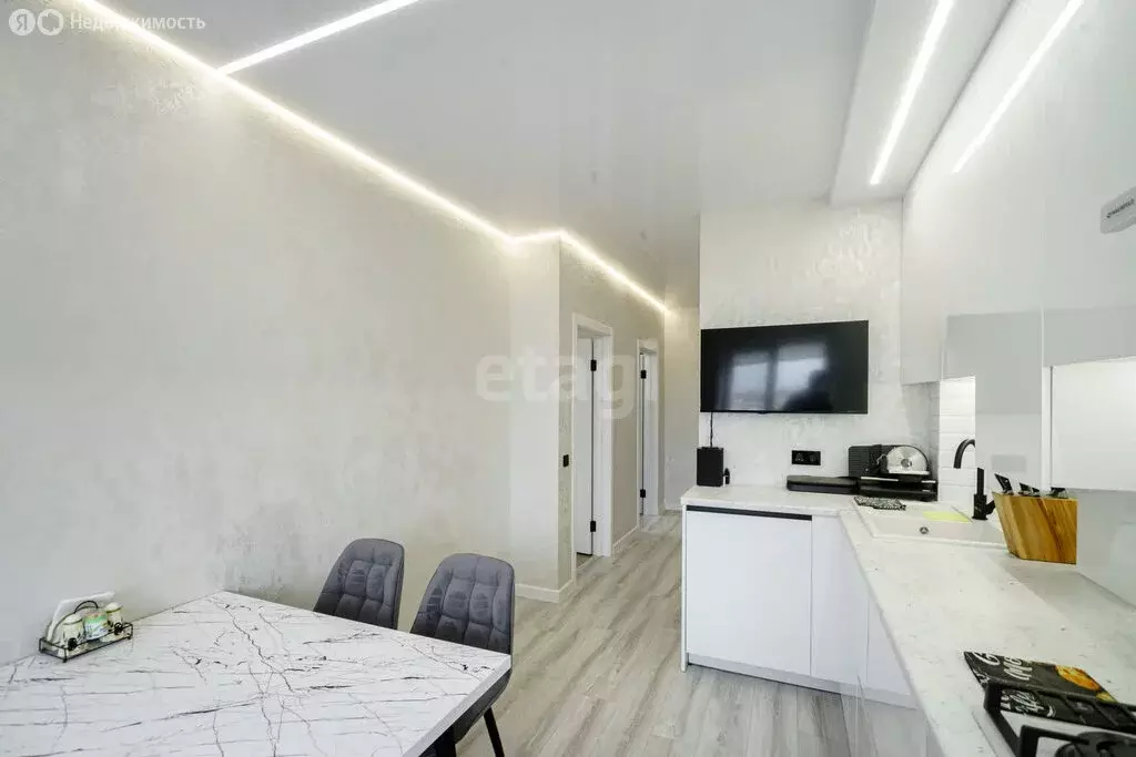 2-комнатная квартира: Ульяновск, Бакинская улица, 8 (59 м) - Фото 1