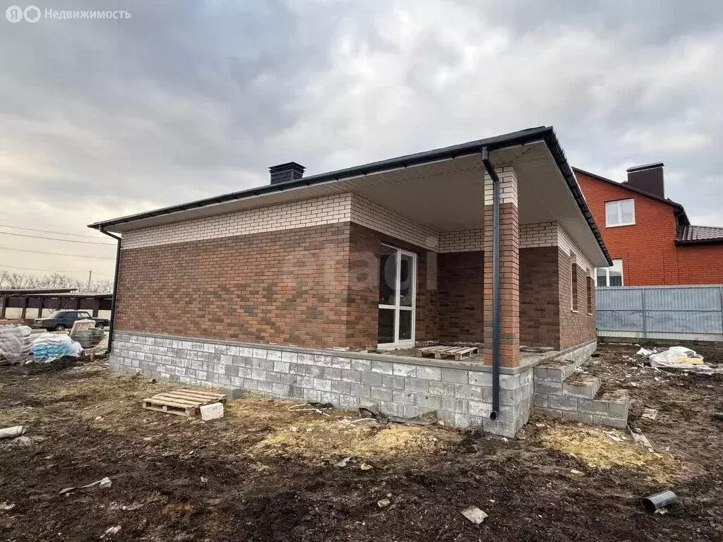Дом в село Беловское, улица Буханова (100 м) - Фото 1