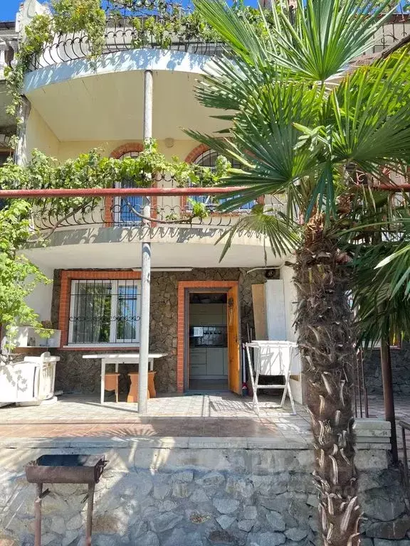 Дом в Крым, Алушта муниципальный округ, Партенит пгт ш. Фрунзенское, ... - Фото 1