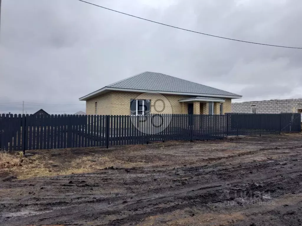 Дом в Башкортостан, Стерлитамакский район, Казадаевский сельсовет, с. ... - Фото 2