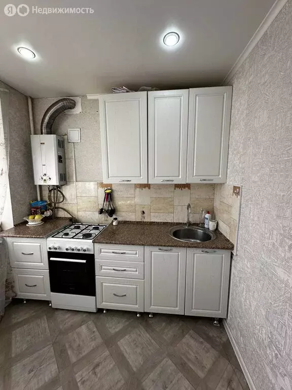1-комнатная квартира: Октябрьский, 21-й микрорайон, 13 (31 м) - Фото 0