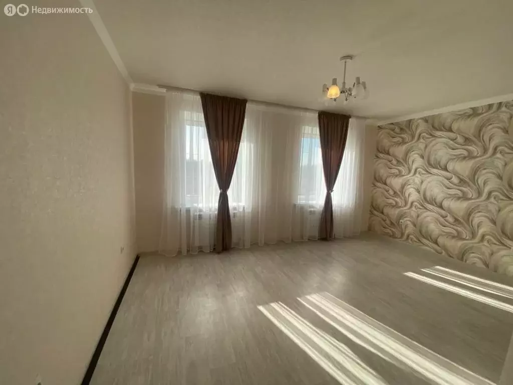 3-комнатная квартира: Смоленск, Краснинское шоссе, 32 (62.5 м) - Фото 1
