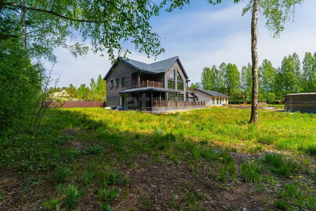 Дом в Ленинградская область, Выборгский район, Рощинское городское ... - Фото 1