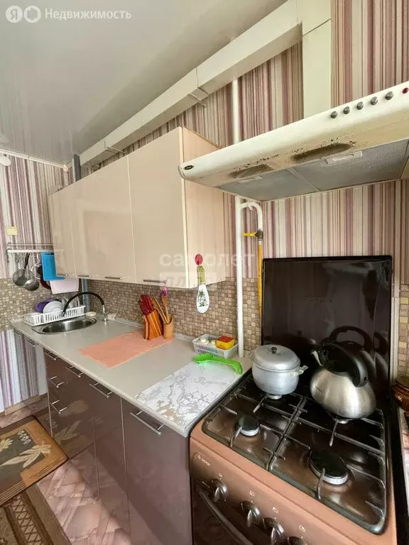 3-комнатная квартира: Ишим, улица Чехова, 106 (59.2 м) - Фото 1