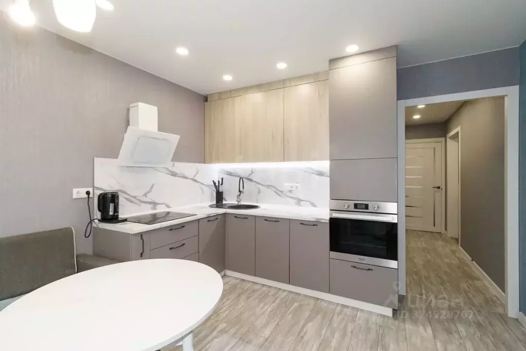 1-к кв. Тюменская область, Тюмень ул. Федюнинского, 58 (47.3 м) - Фото 1