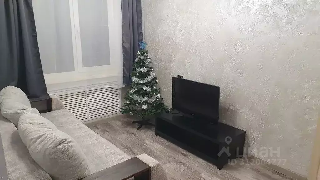 2-к кв. Пермский край, Губаха Парковая ул., 8 (36.0 м) - Фото 1