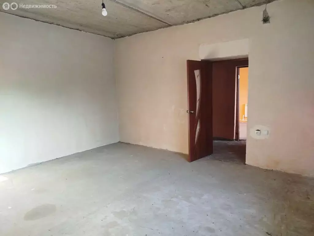 Дом в село Сурава, Центральная улица, 341 (90 м) - Фото 0