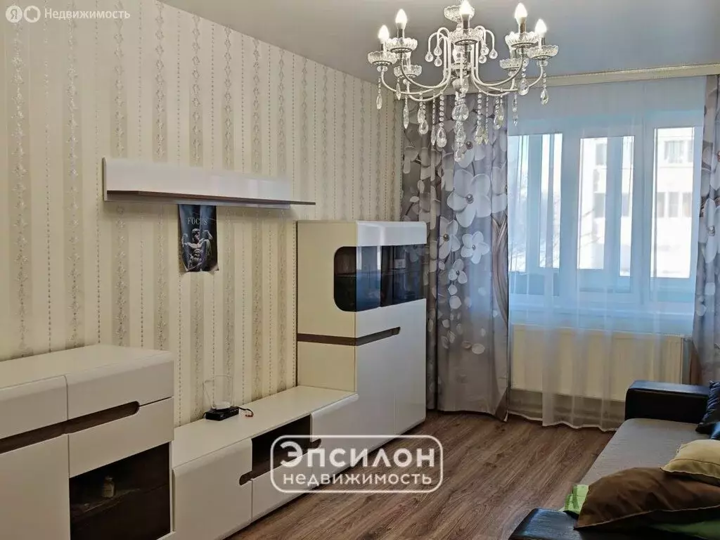 3-комнатная квартира: Курск, проспект Хрущёва, 28 (76.5 м) - Фото 2