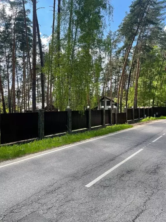 Участок в Московская область, Серпухов городской округ, д. Прилуки  ... - Фото 0