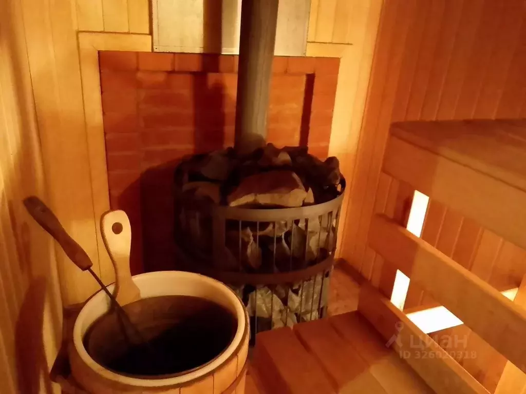 Дом в Ленинградская область, Приозерский район, Сосновское с/пос, д. ... - Фото 1