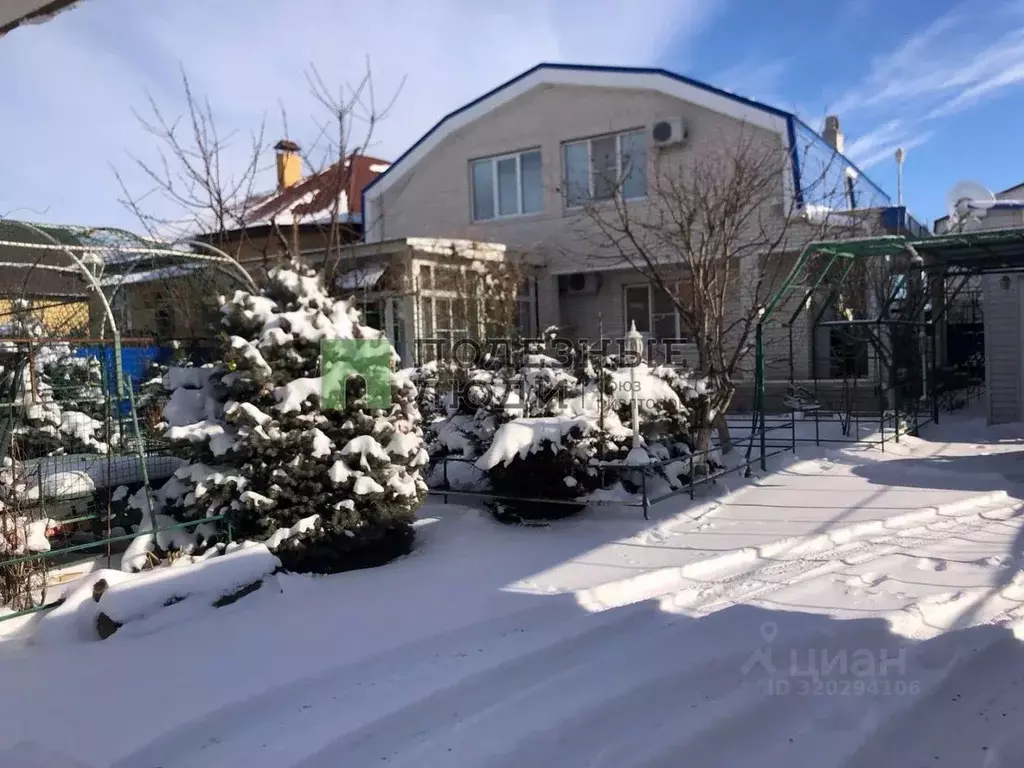 Дом в Астраханская область, Астрахань Тополиная ул. (195 м) - Фото 1