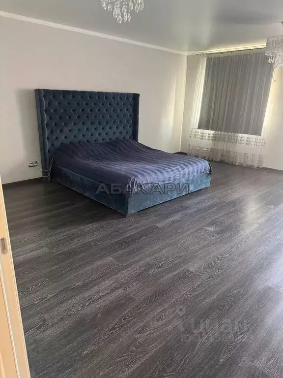 2-к кв. Красноярский край, Красноярск ул. Куйбышева, 97Г (106.0 м) - Фото 0