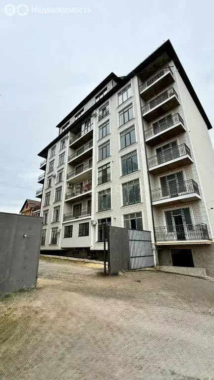 2-комнатная квартира: Махачкала, проспект Насрутдинова, 136Г (80 м) - Фото 0