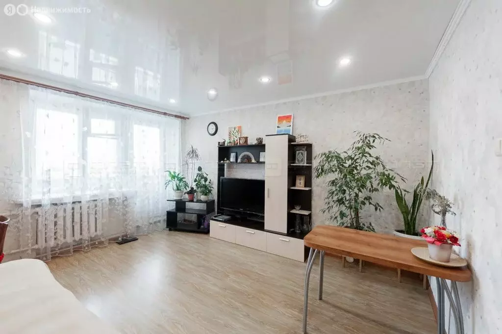 4-комнатная квартира: Казань, улица Аделя Кутуя, 16 (75.3 м) - Фото 1