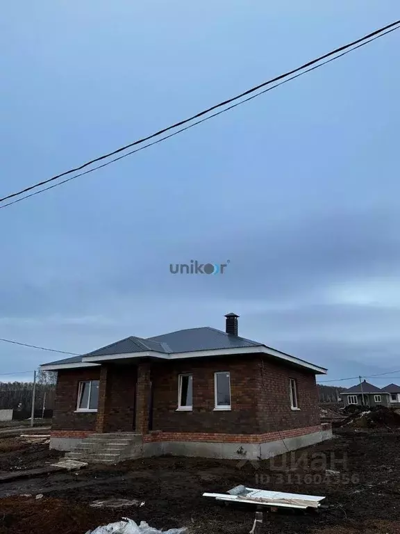 Дом в Башкортостан, Иглинский район, Акбердинский сельсовет, Белая ... - Фото 0