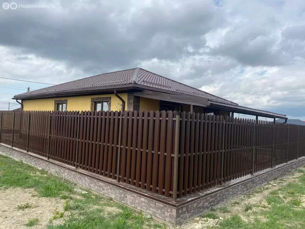 Дом в станица Раевская, улица Пушкина (103 м) - Фото 1