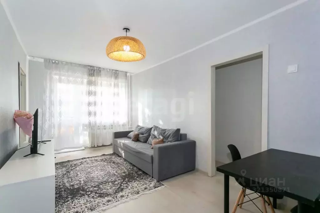 2-к кв. Новосибирская область, Новосибирск пл. Карла Маркса, 6/1 (41.5 ... - Фото 0