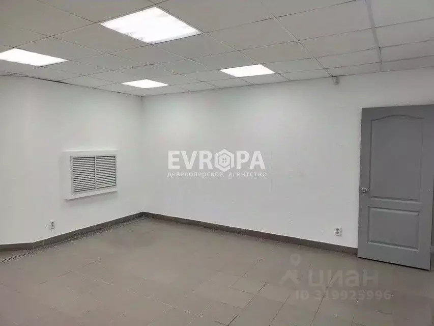 Офис в Ульяновская область, Ульяновск Симбирская ул., 8 (25 м) - Фото 1