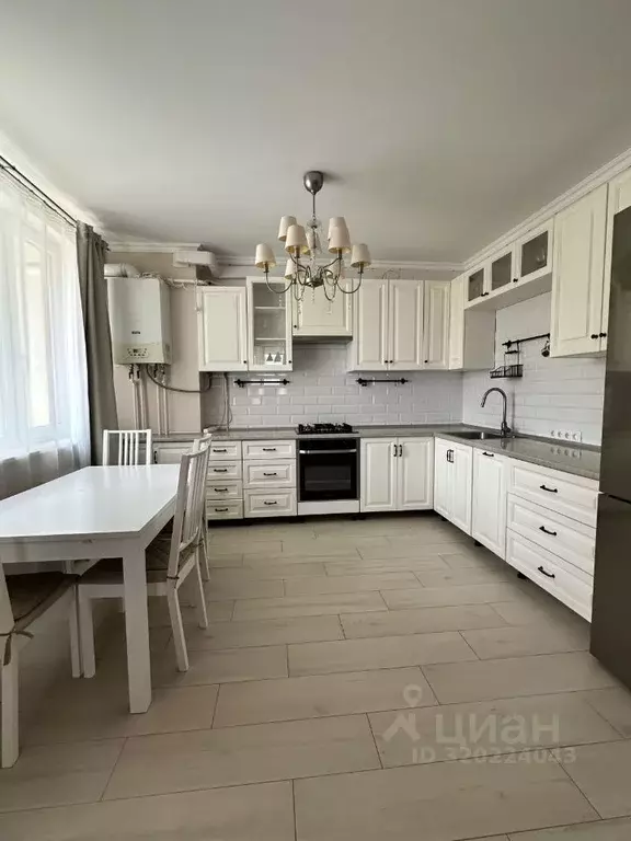 3-к кв. Крым, Симферополь ул. Исмаила Гаспринского, 9А (98.0 м) - Фото 1