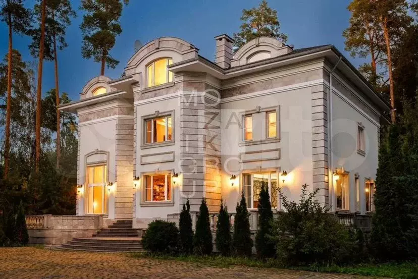 Дом 700м на участке 38,4сот. - Фото 0