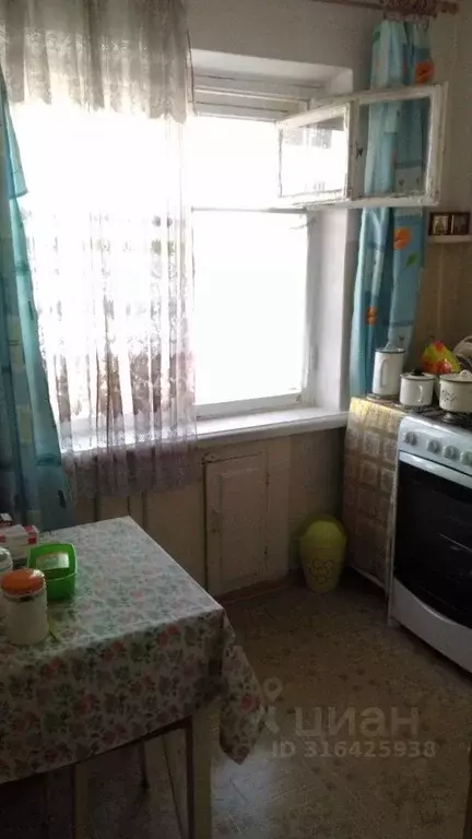 3-к кв. Волгоградская область, Волгоград ул. Курчатова, 10 (57.0 м) - Фото 1